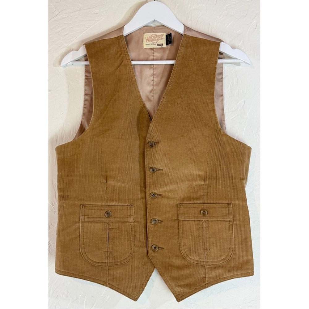 LEVI'S Vintage 70s Men’s Wildfire Sportswear Tan Corduroy Vest, size Medium